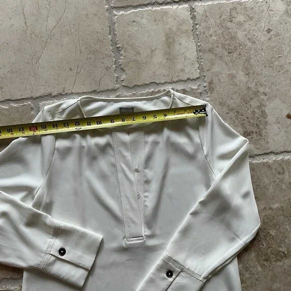 Chico's Off White Tunic Top Long Sleeve‎ Blouse Button Detail - Picture 6 of 10